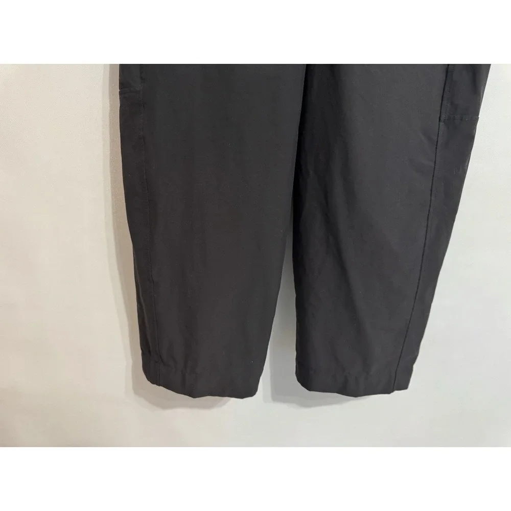 Lululemon Women's Size 4 Black Lightweight Mid-Rise Barrel Leg Crop Pants